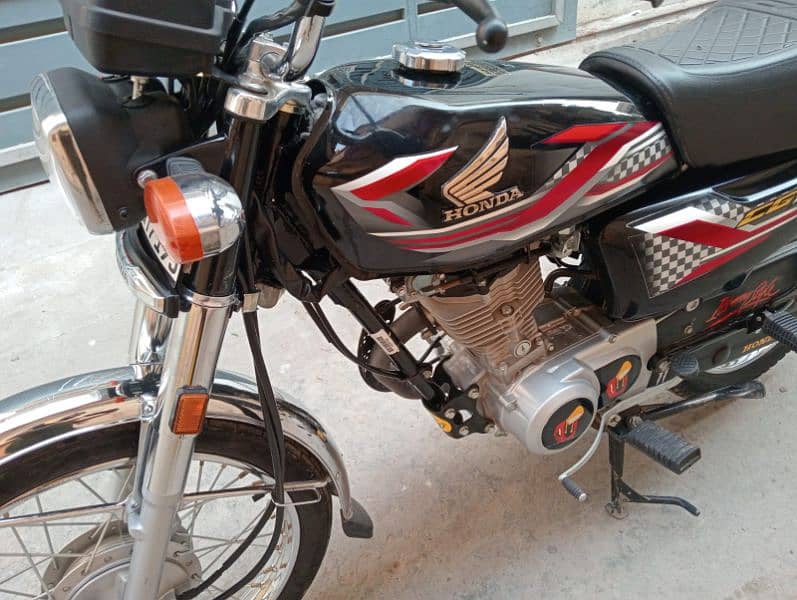 Honda 125 Bike motor 6