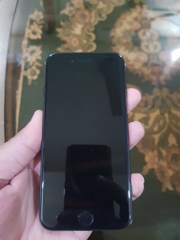 Apple iPhone 7 - Brand New Condition, 98% Battery Health, 1