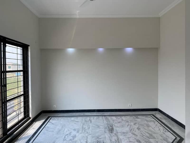 5 marla luxurious house for sale in dha 9 town 8