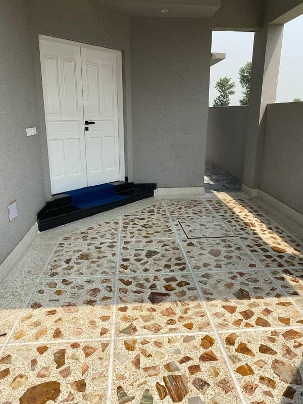 5 marla luxurious house for sale in dha 9 town 9