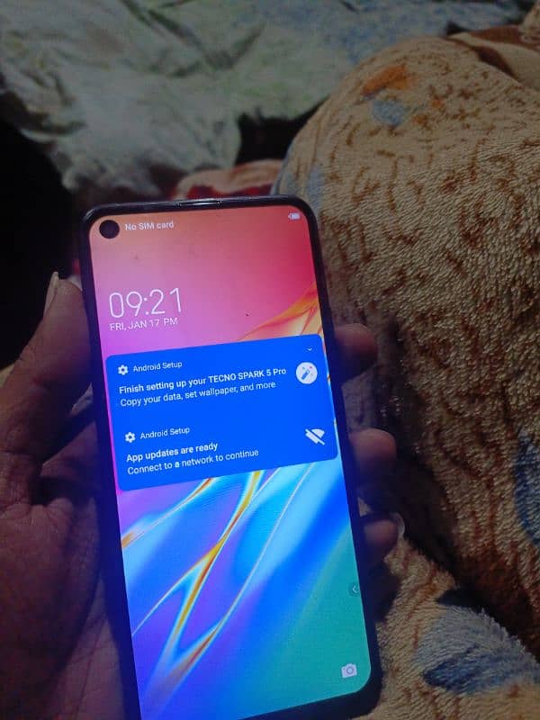 tecno spark 5pro 4gb 64gb box sath he charge nai he no fault all ok he 1