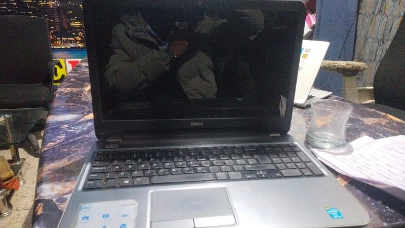 want to sell this laptop 4