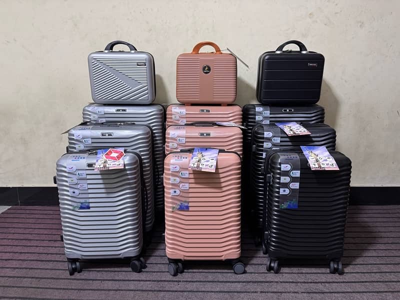 Luggage bags/ travel suitcases/ trolley bags/ travel trolley/ attachi 0