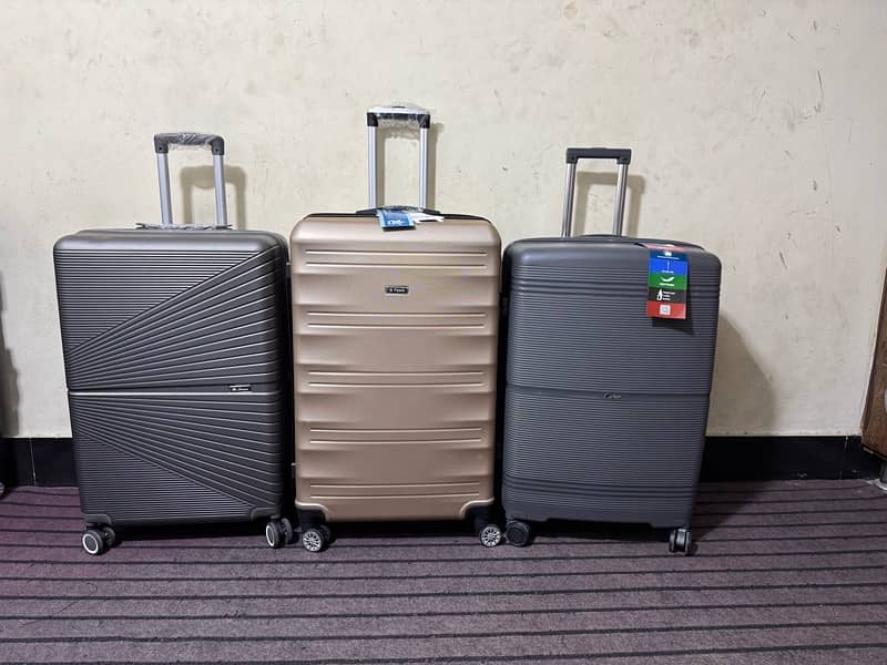 Luggage bags/ travel suitcases/ trolley bags/ travel trolley/ attachi 7