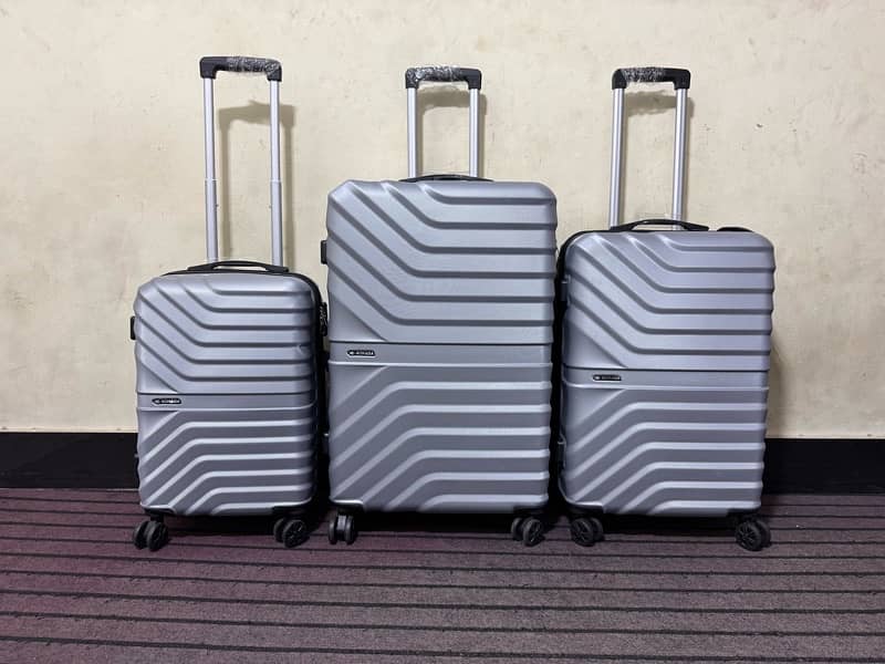 Luggage bags/ travel suitcases/ trolley bags/ travel trolley/ attachi 16