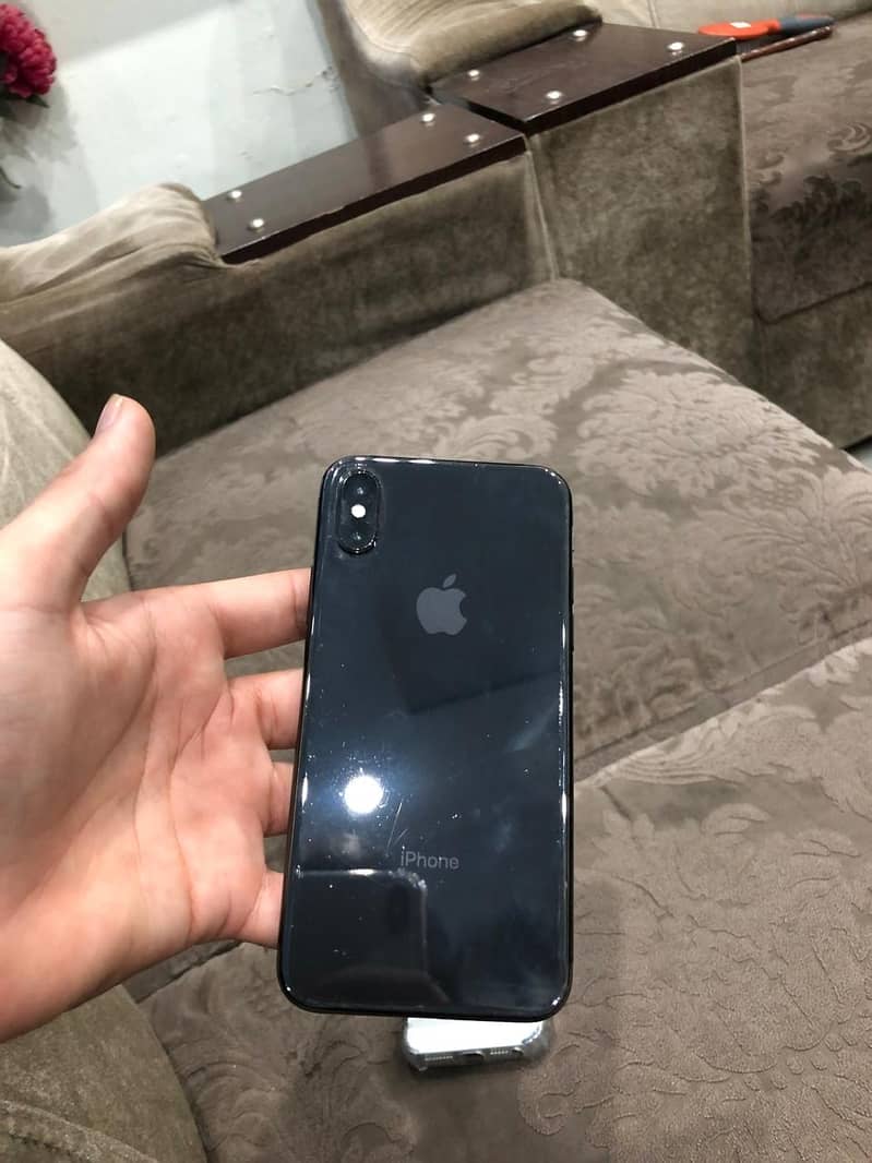 Apple iPhone X 4