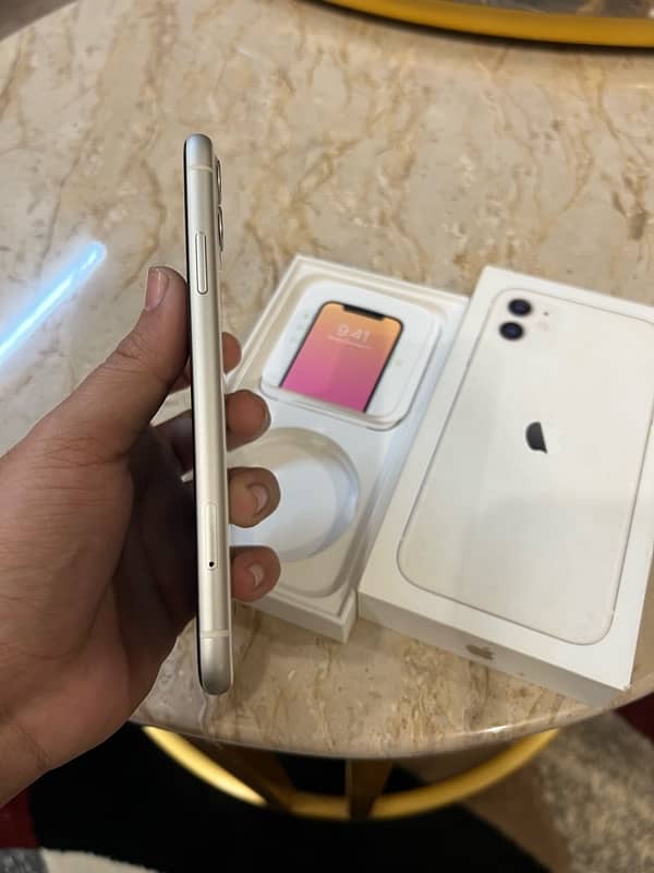 iphone 11 128gb pta approved with box 1