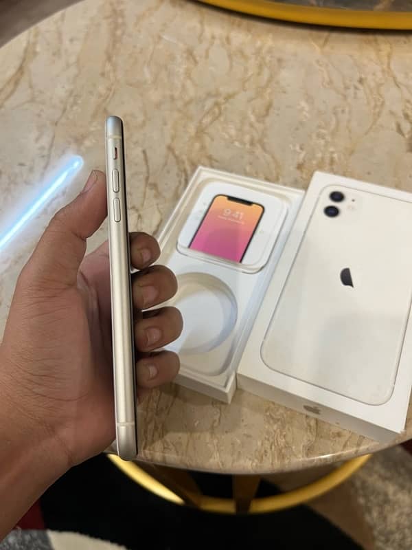 iphone 11 128gb pta approved with box 2