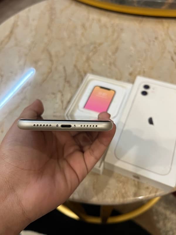 iphone 11 128gb pta approved with box 4