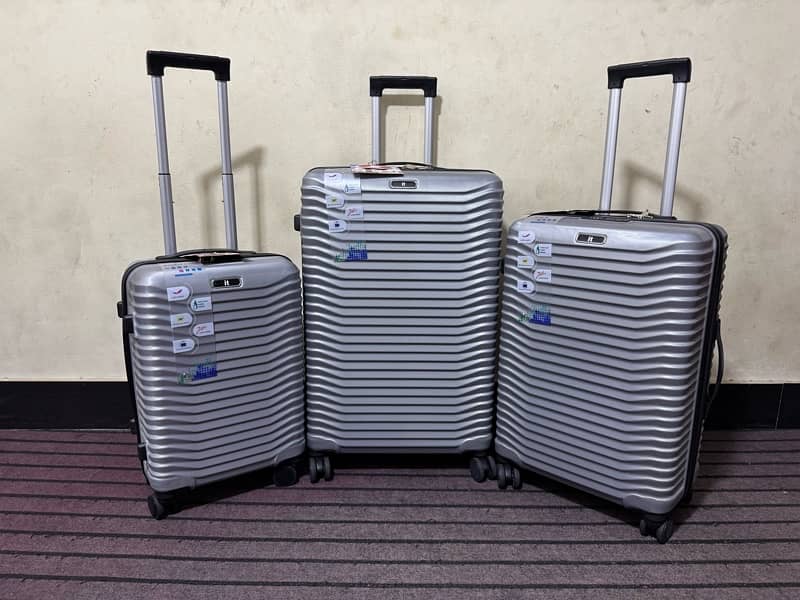 Luggage bags/ travel suitcases/ trolley bags/ travel trolley/ attachi 18