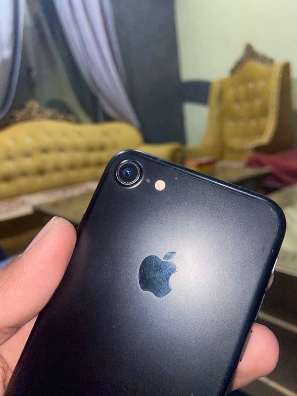 iPhone 7 10/9 condition all okay 1