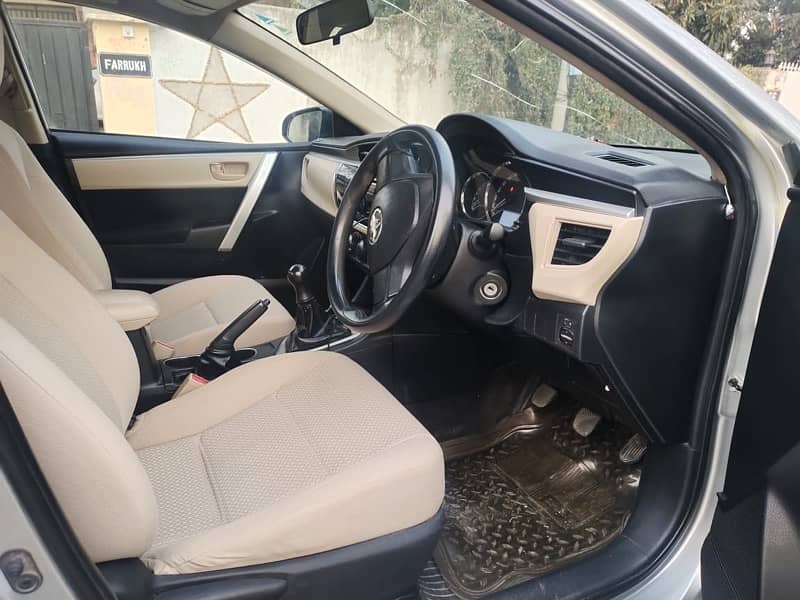 Toyota Corolla GLI 2015 Total geniune 4