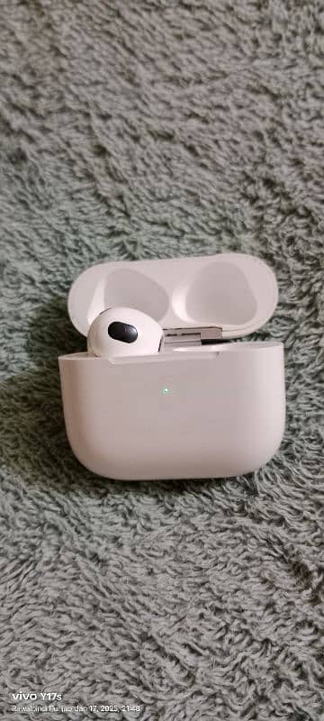 apple generation 3 airpods 0