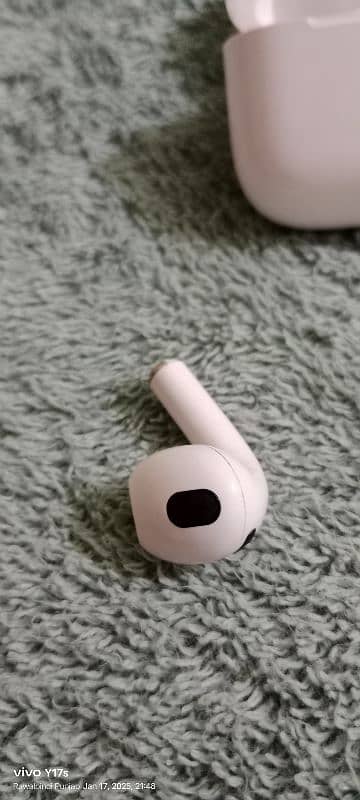 apple generation 3 airpods 1