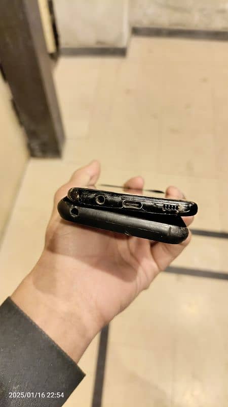 Samsung phone S8 colour black 3