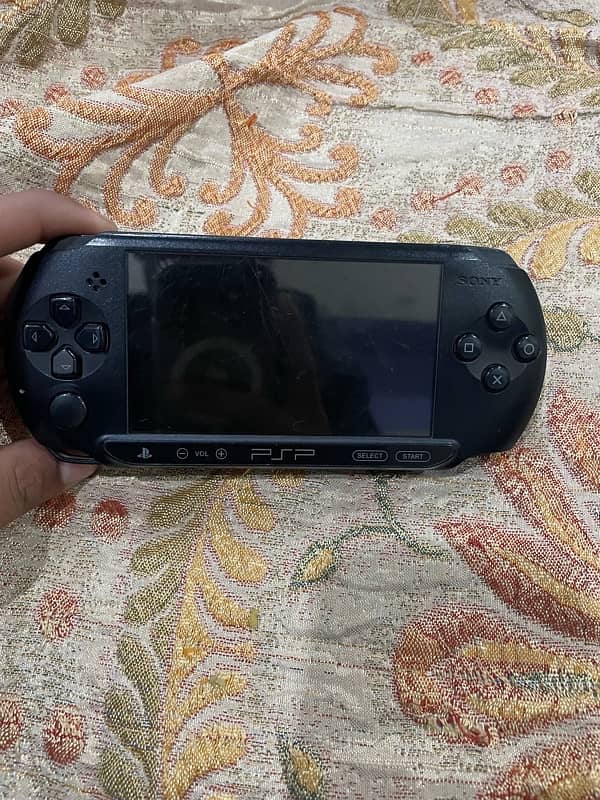 PSP Sony model E 1004 0