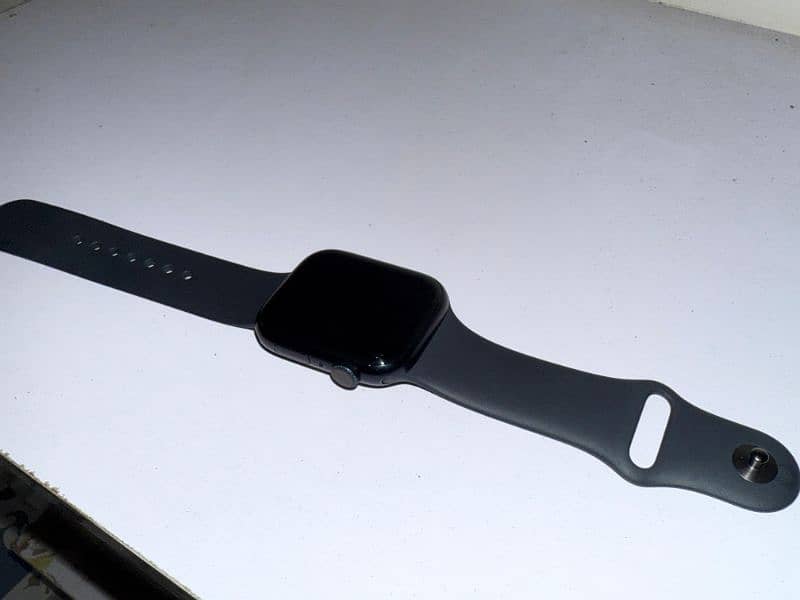 Apple Watch Series 7 (45mm) 0