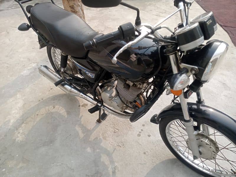 Suzuki GS 150 2015 Model 4