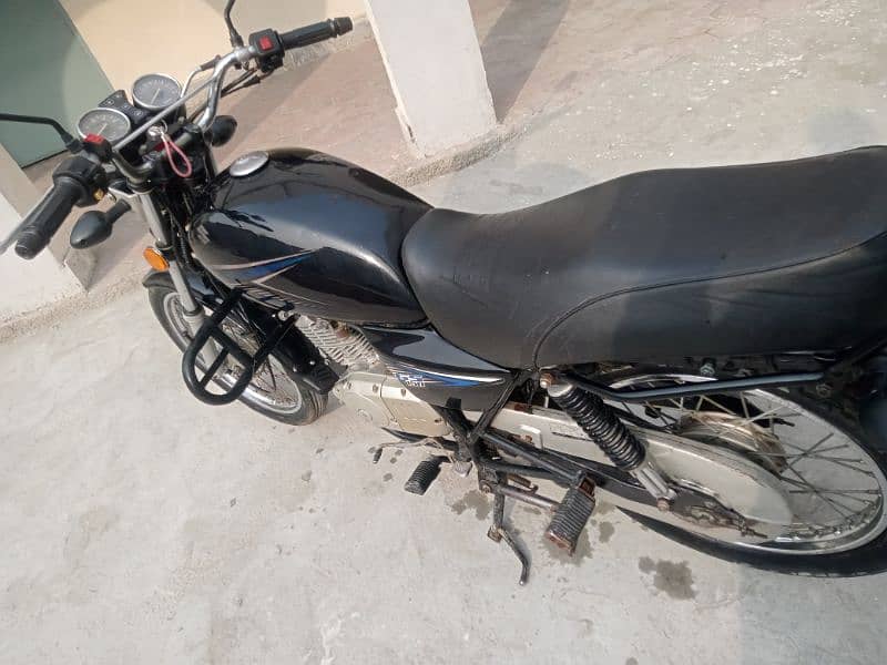 Suzuki GS 150 2015 Model 7