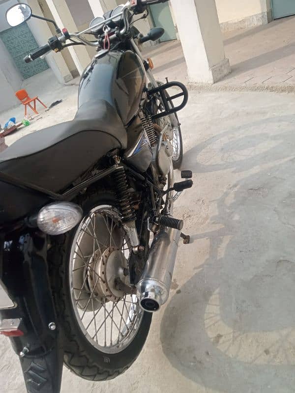 Suzuki GS 150 2015 Model 9