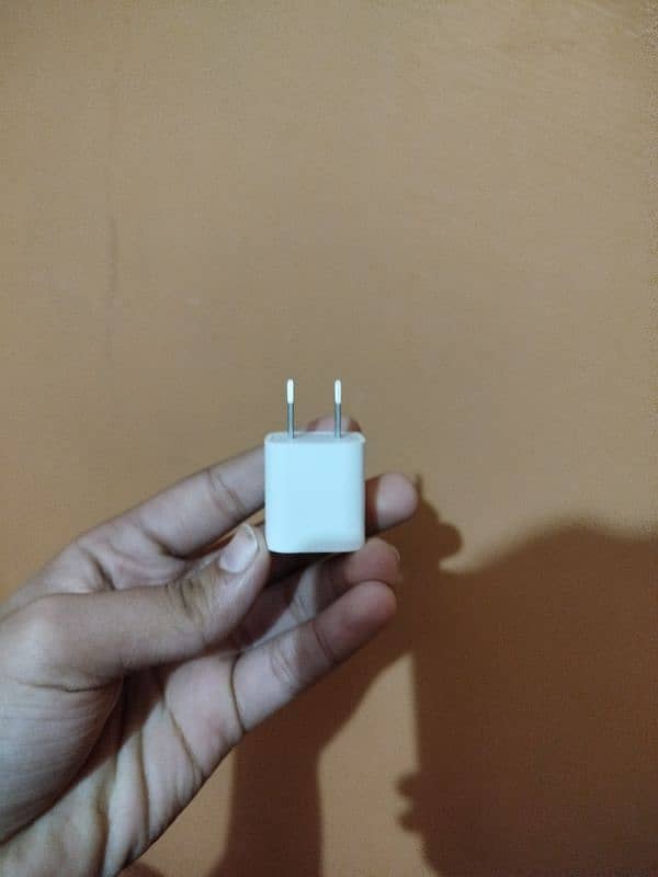 iPhone charger 0