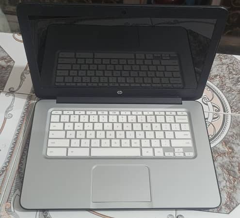 Laptop for sale in excellent condition 7