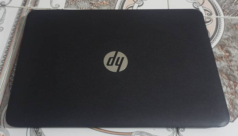 Laptop for sale in excellent condition 8