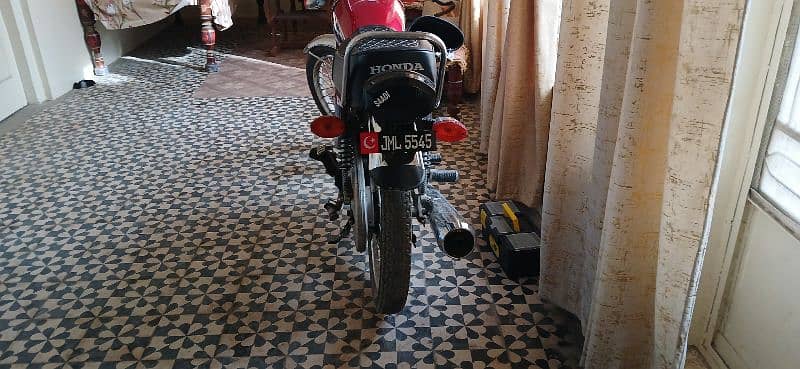 Honda 125 in clean condition 7