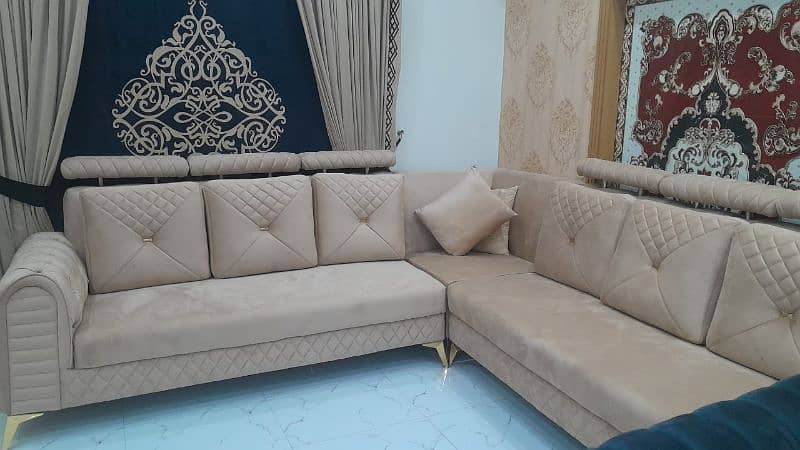 Elegant L-Shaped Sofa 0