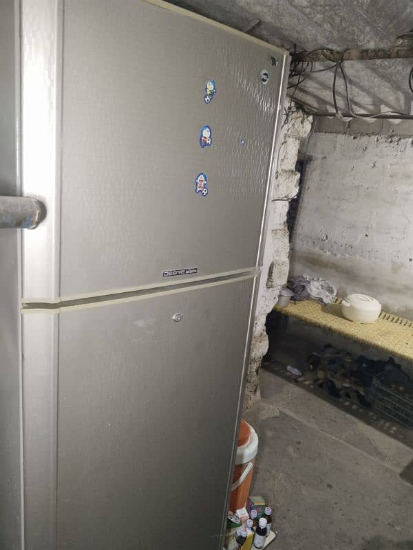 pel refrigerator model no prdi 155 ghr shifting Ki waja Sa sale kr rah 1