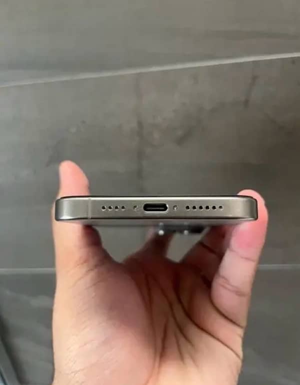 iPhone 15 pro max 256gb Factory unlock 2