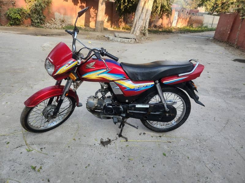 Honda CD 70 dream . . 1