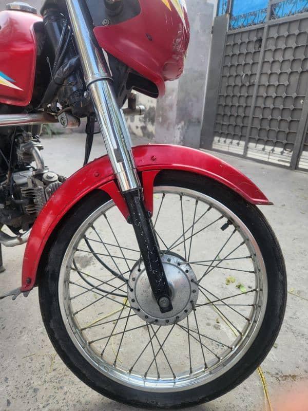 Honda CD 70 dream . . 3