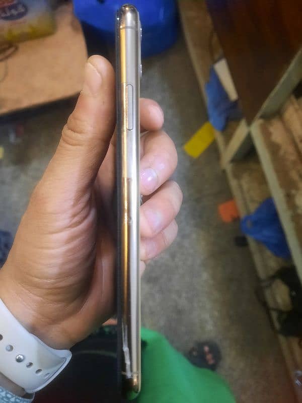 Iphone 11 pro max 64Gb PTA approved 3