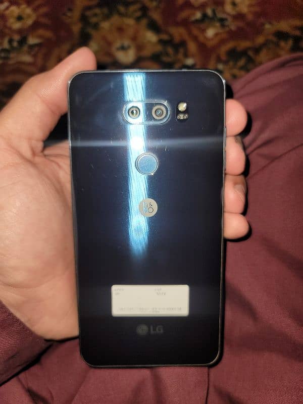 LG v 30 mobile 2