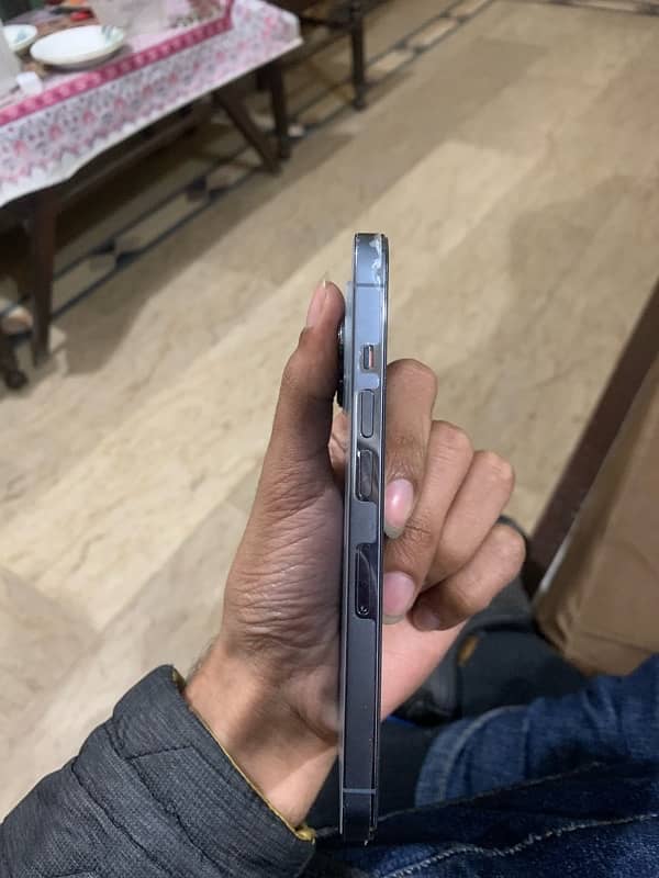 iPhone 13 Pro 256gb pta approved 3