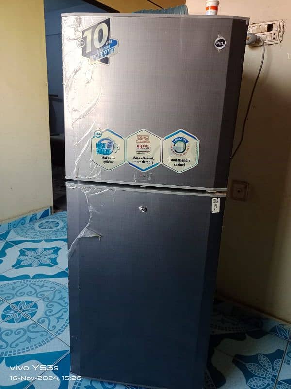 Medium se ek size Kam ha fridge ha 4