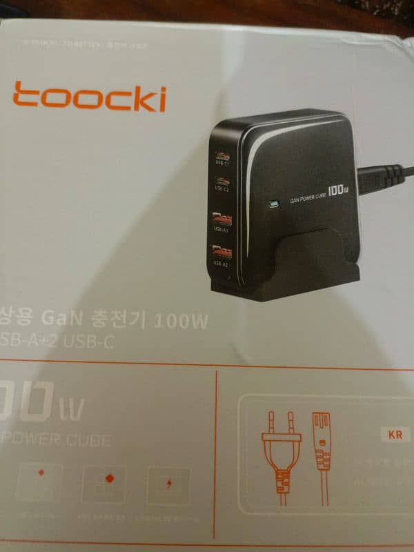 Tooki 100W GAN Charger 4 Ports 1