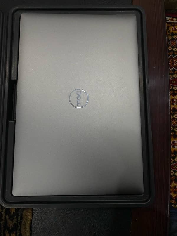 Dell Precision 5690 32GB/2TB/8GB GPU 0