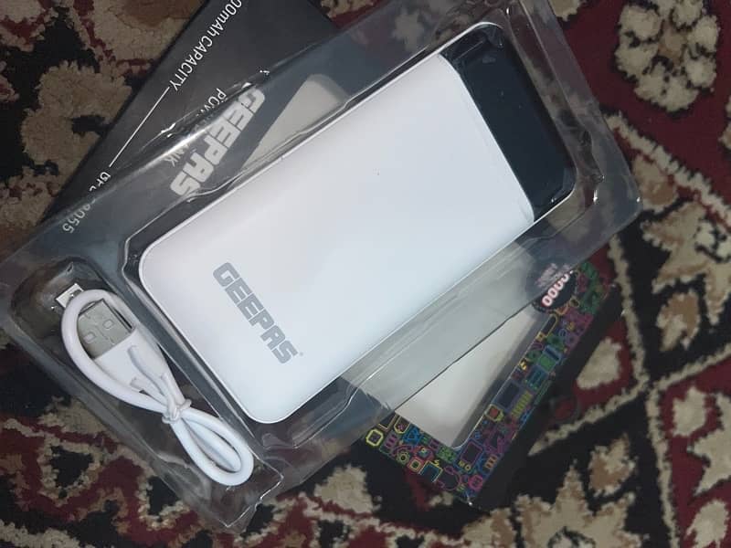 GEEPAS 10,000mah powerbank rs: 4000 2