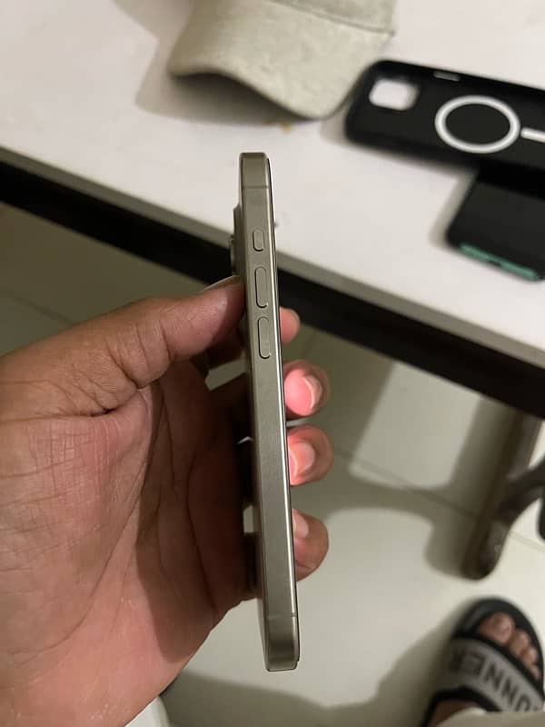 iphone 15 pro natural titanium 2