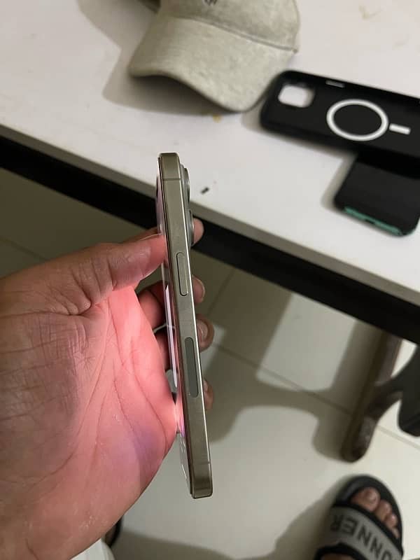 iphone 15 pro natural titanium 4