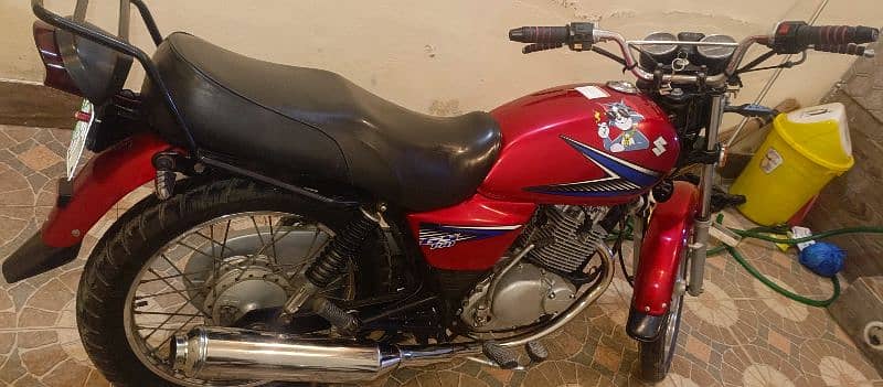 Suzuki gs 150 new bike hai all documents available biometric available 6