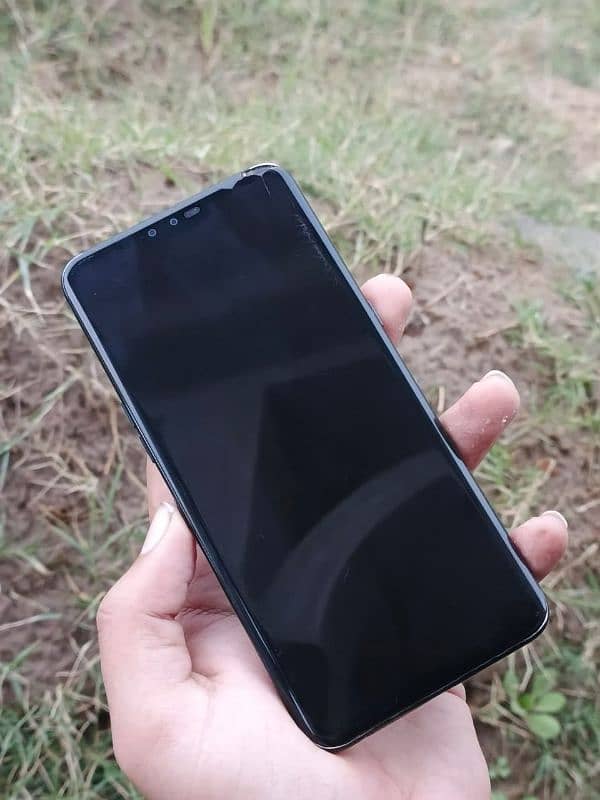 LG V50 FOR SALE AT REASONABLE PRICE GENUINE PHONE. 1