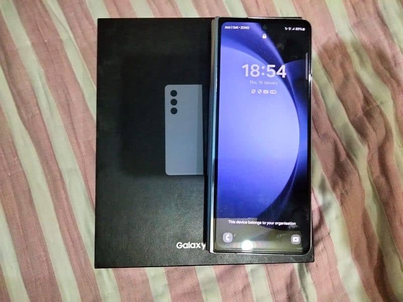 Samsung Z fold 5 for sale in excellent condition 4