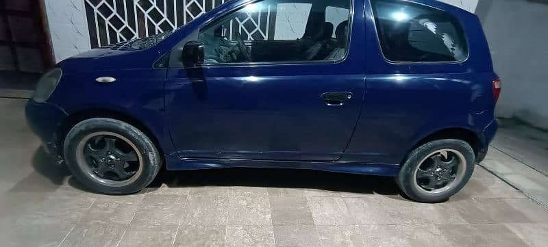 Toyota Yaris 2000 5