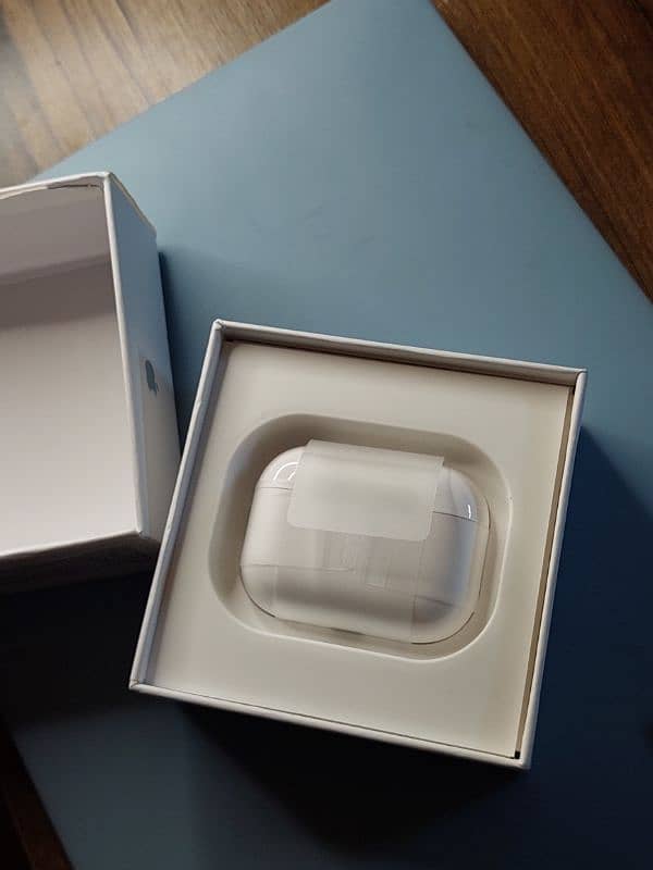 APPLE AIRPODS PRO 2ND GENERATION 4