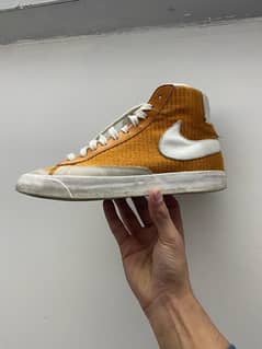 NIKE BLAZER