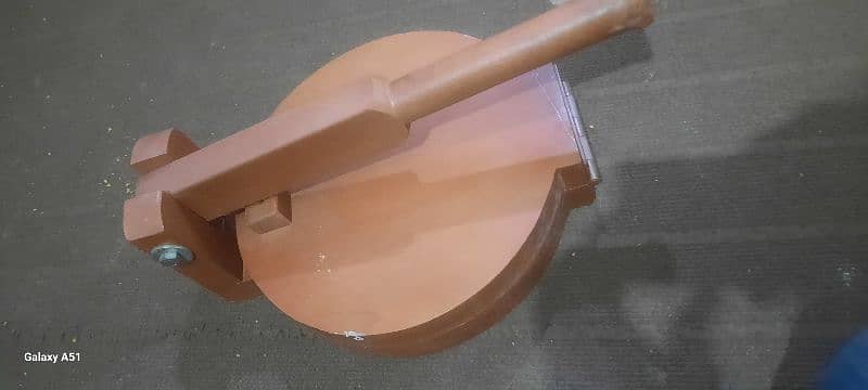 wooden roti maker 1