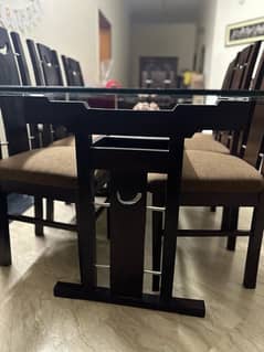 glass dinning table with 8 seats condition 10/10